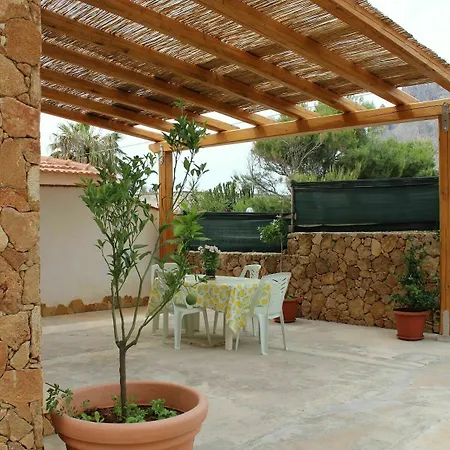 House With 2 Bedrooms In Custonaci, With Furnished Terrace And Wifi Lejlighed